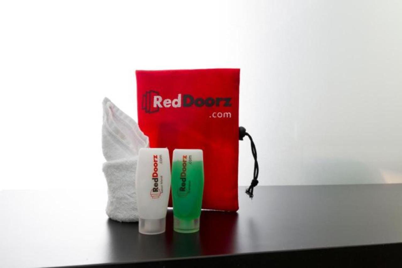 Reddoorz Syariah At Kartohardjo Madiun Hotel Exterior photo